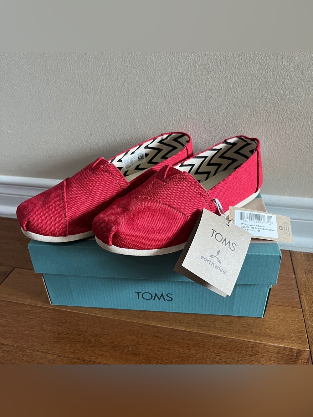 Brand new TOMS Alpargata shoes red